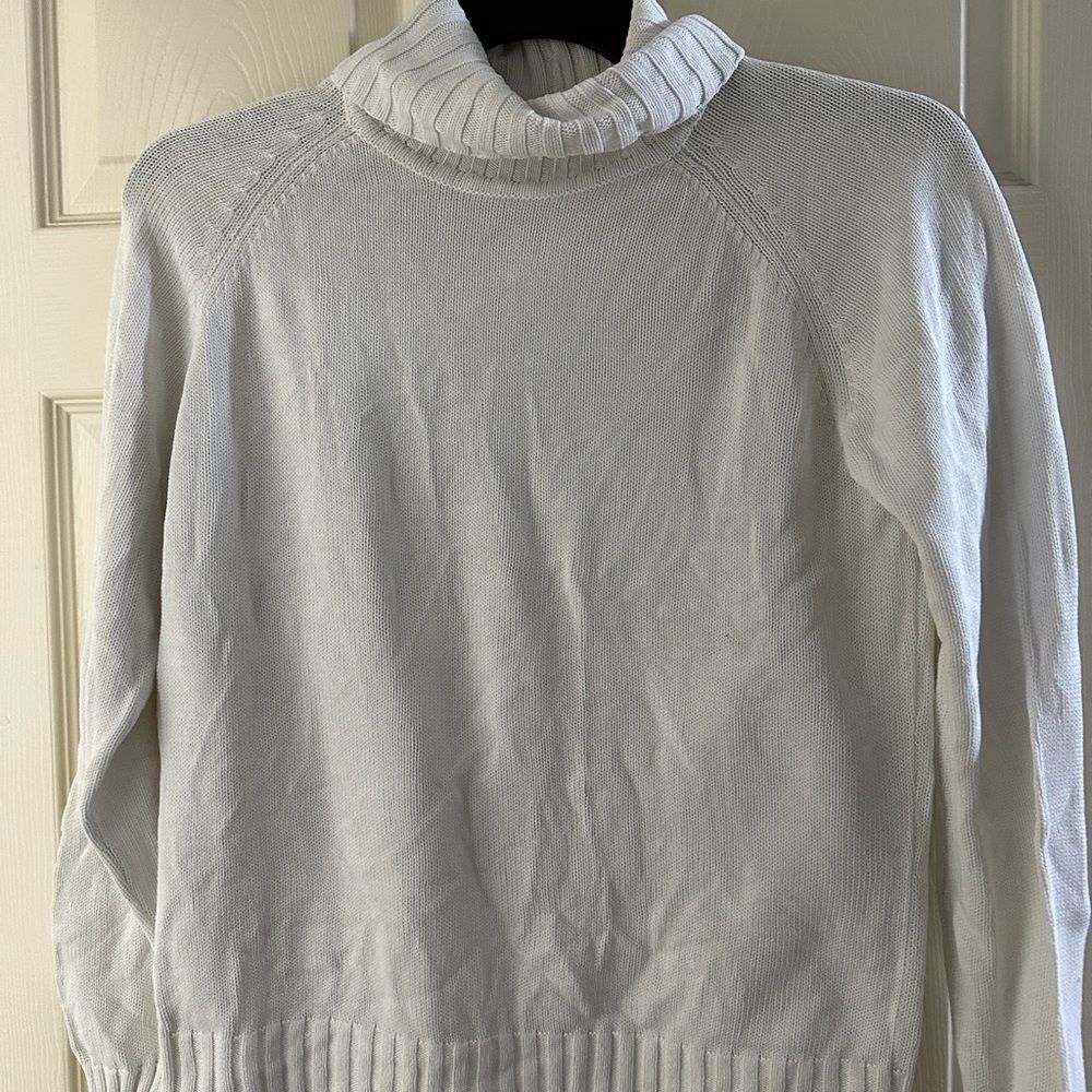 Chic White Turtleneck Sweater